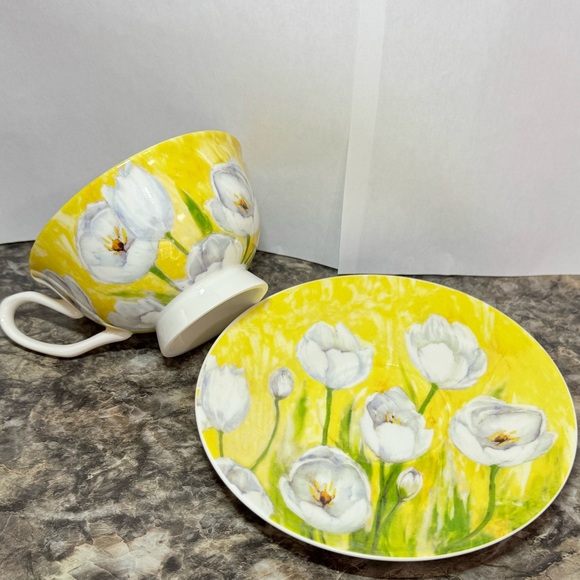 Gracie China Yellow & White with White Tulip Flowers Teacup & Saucer New - Picture 4 of 5